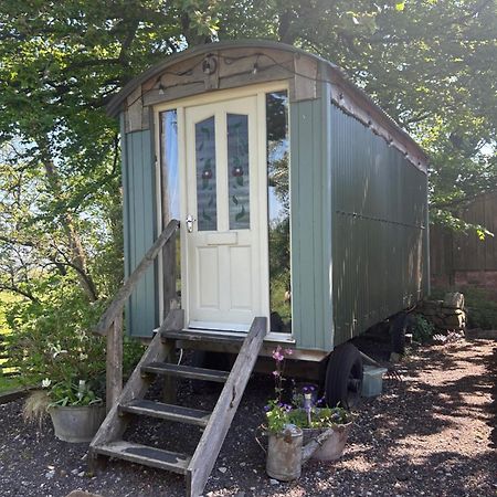 Rhodes To Serenity - Waterfall Shepherds Hut Cauldon Luaran gambar